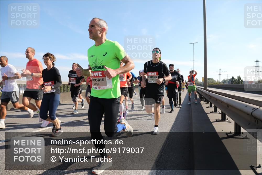 03.10.2025 - Köhlbrandbrückenlauf Yannick Fuchs http://msf.ph/oto/9179037 03.10.2025 11:18:52 Position 3 4454, 5245 meine-sportfotos.de