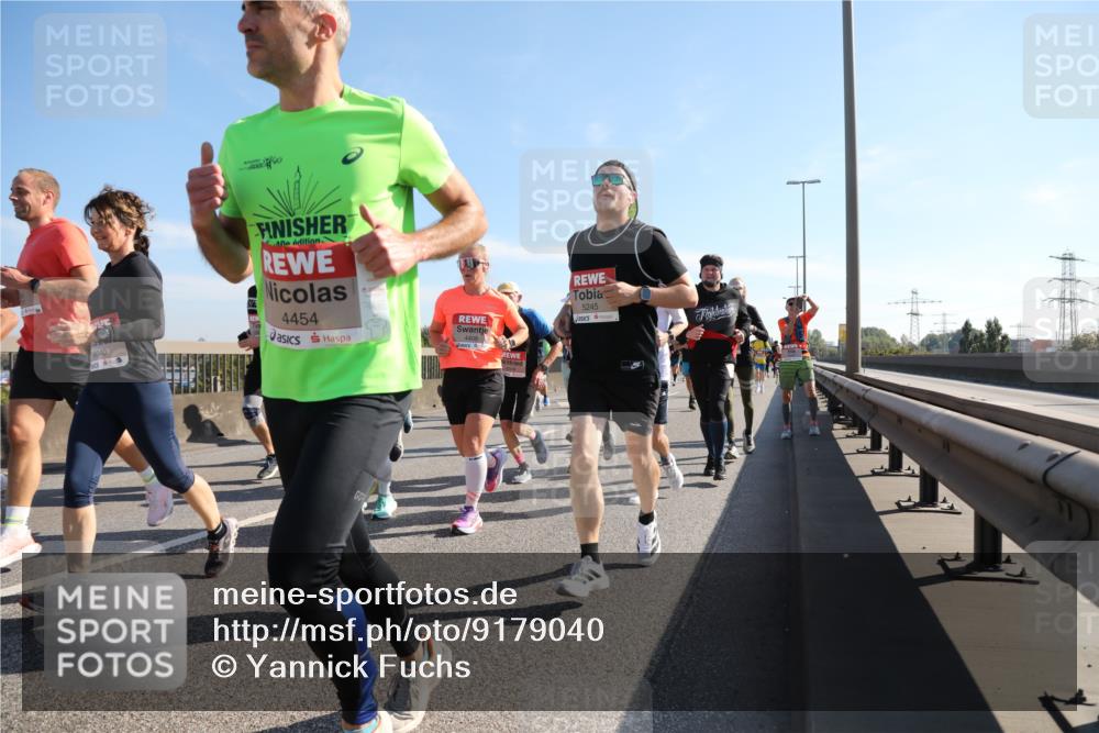 03.10.2025 - Köhlbrandbrückenlauf Yannick Fuchs http://msf.ph/oto/9179040 03.10.2025 11:18:52 Position 3 6040, 4454, 5245 meine-sportfotos.de