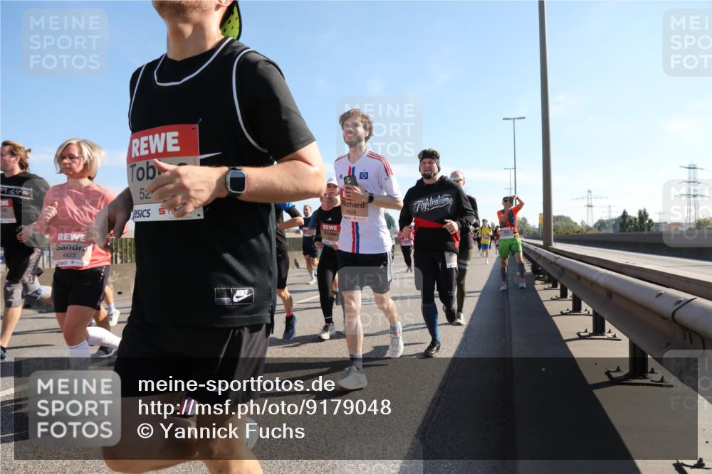 03.10.2025 - Köhlbrandbrückenlauf Yannick Fuchs http://msf.ph/oto/9179048 03.10.2025 11:18:53 Position 3 4423, 52, 4628 meine-sportfotos.de