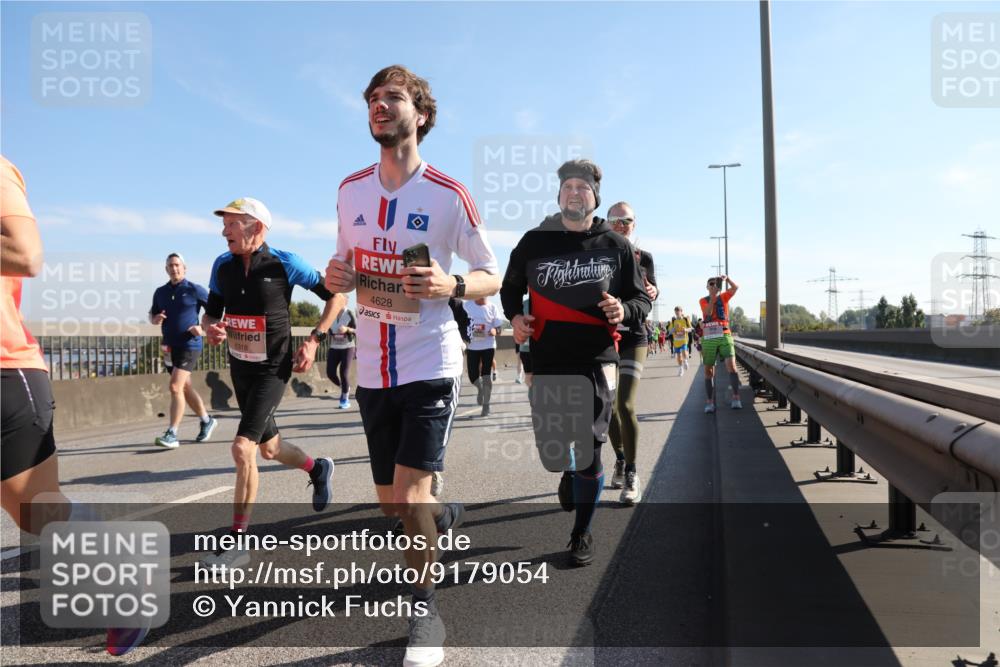 03.10.2025 - Köhlbrandbrückenlauf Yannick Fuchs http://msf.ph/oto/9179054 03.10.2025 11:18:53 Position 3 6318, 4628 meine-sportfotos.de