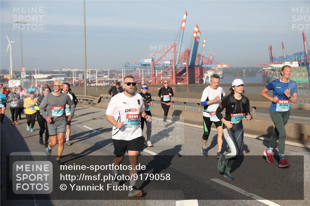 03.10.2025 - Köhlbrandbrückenlauf Yannick Fuchs http://msf.ph/oto/9179058 03.10.2025 08:51:31 Position 2 24, 2836, 3382, 2055 meine-sportfotos.de