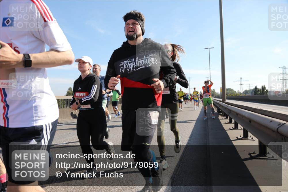 03.10.2025 - Köhlbrandbrückenlauf Yannick Fuchs http://msf.ph/oto/9179059 03.10.2025 11:18:53 Position 3  meine-sportfotos.de