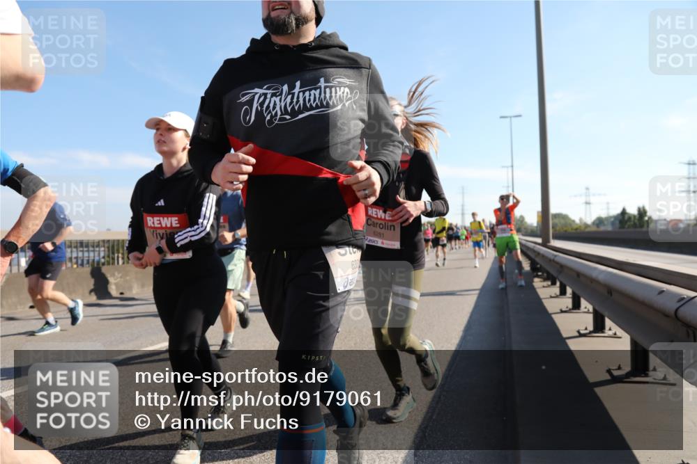 03.10.2025 - Köhlbrandbrückenlauf Yannick Fuchs http://msf.ph/oto/9179061 03.10.2025 11:18:54 Position 3 63, 6281 meine-sportfotos.de