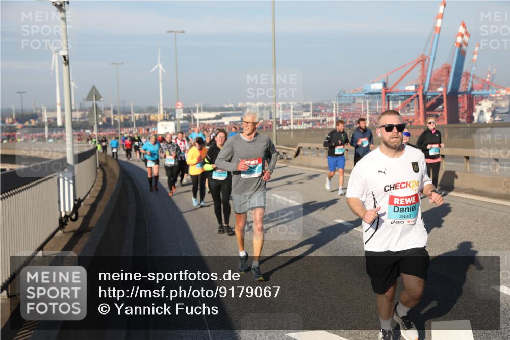 03.10.2025 - Köhlbrandbrückenlauf Yannick Fuchs http://msf.ph/oto/9179067 03.10.2025 08:51:32 Position 2 24, 2836 meine-sportfotos.de