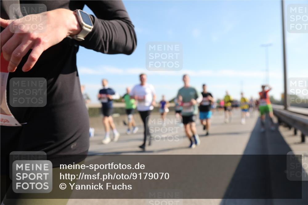 03.10.2025 - Köhlbrandbrückenlauf Yannick Fuchs http://msf.ph/oto/9179070 03.10.2025 11:18:54 Position 3  meine-sportfotos.de