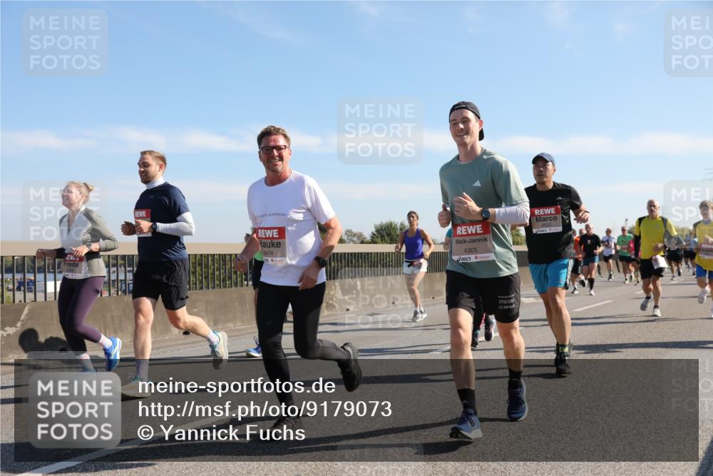 03.10.2025 - Köhlbrandbrückenlauf Yannick Fuchs http://msf.ph/oto/9179073 03.10.2025 11:18:55 Position 3 4474, 4305, 4522 meine-sportfotos.de