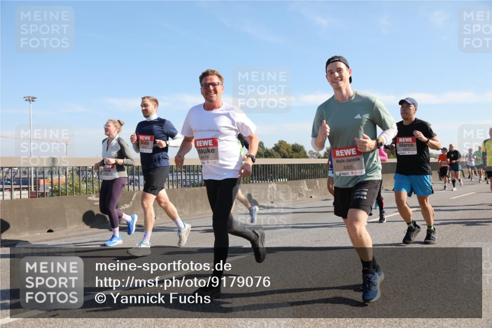 03.10.2025 - Köhlbrandbrückenlauf Yannick Fuchs http://msf.ph/oto/9179076 03.10.2025 11:18:55 Position 3 4474, 4305, 4522 meine-sportfotos.de
