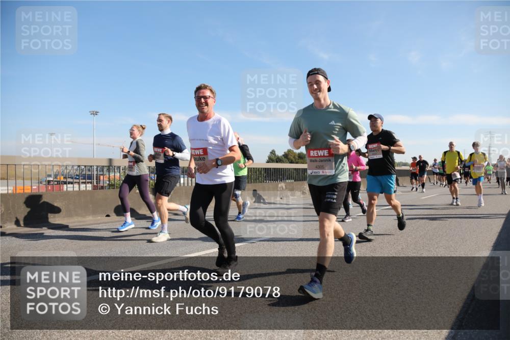 03.10.2025 - Köhlbrandbrückenlauf Yannick Fuchs http://msf.ph/oto/9179078 03.10.2025 11:18:55 Position 3 4305 meine-sportfotos.de