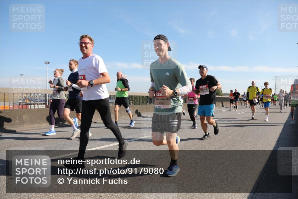 03.10.2025 - Köhlbrandbrückenlauf Yannick Fuchs http://msf.ph/oto/9179080 03.10.2025 11:18:55 Position 3 4305 meine-sportfotos.de