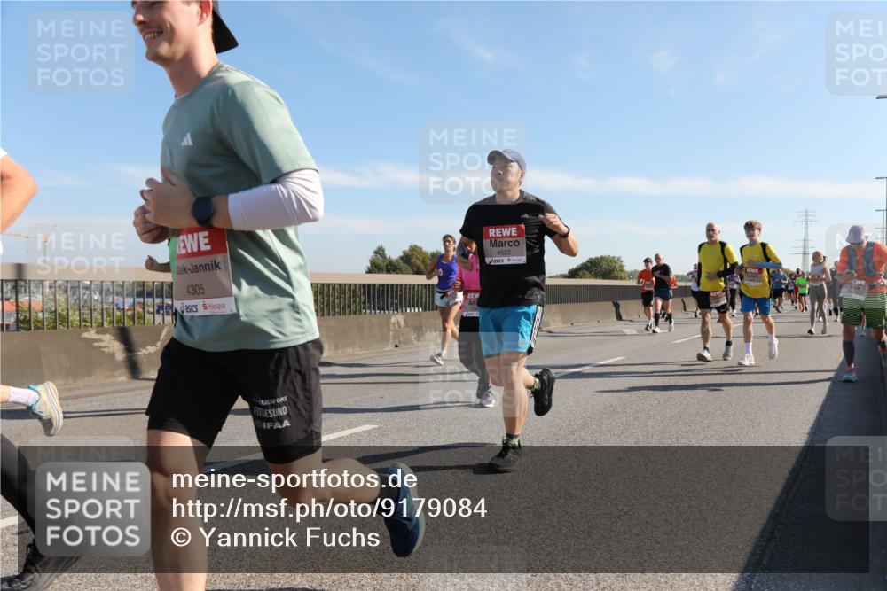 03.10.2025 - Köhlbrandbrückenlauf Yannick Fuchs http://msf.ph/oto/9179084 03.10.2025 11:18:56 Position 3 4305, 4522 meine-sportfotos.de