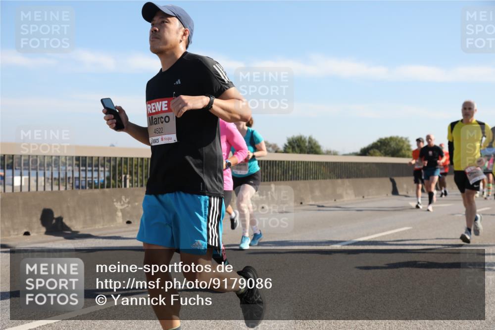 03.10.2025 - Köhlbrandbrückenlauf Yannick Fuchs http://msf.ph/oto/9179086 03.10.2025 11:18:56 Position 3 4522 meine-sportfotos.de