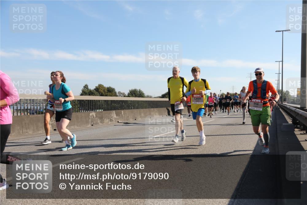 03.10.2025 - Köhlbrandbrückenlauf Yannick Fuchs http://msf.ph/oto/9179090 03.10.2025 11:18:57 Position 3 2 meine-sportfotos.de