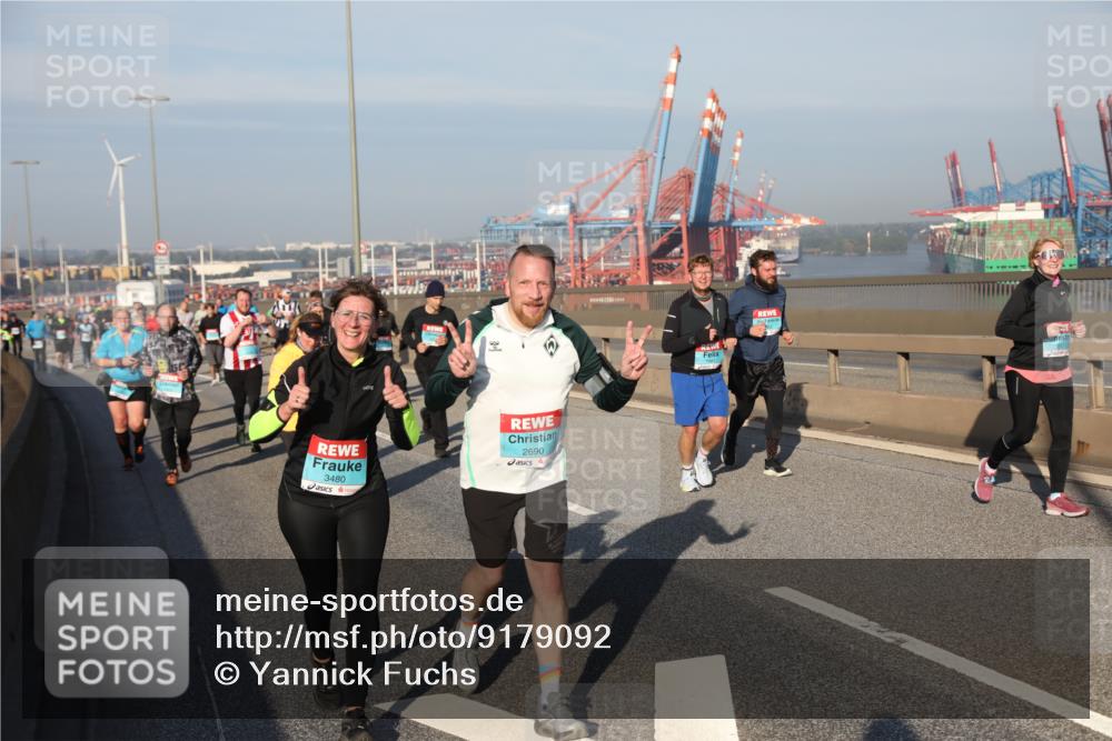 03.10.2025 - Köhlbrandbrückenlauf Yannick Fuchs http://msf.ph/oto/9179092 03.10.2025 08:51:35 Position 2 3480, 2690 meine-sportfotos.de