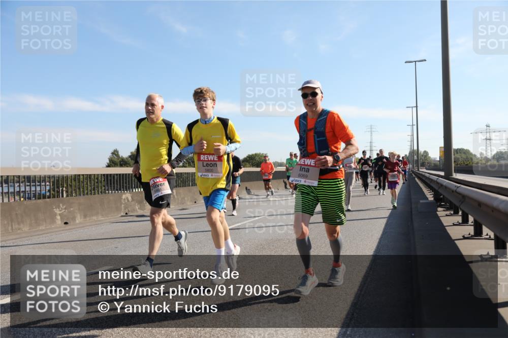 03.10.2025 - Köhlbrandbrückenlauf Yannick Fuchs http://msf.ph/oto/9179095 03.10.2025 11:18:58 Position 3 5801, 5800, 6069 meine-sportfotos.de