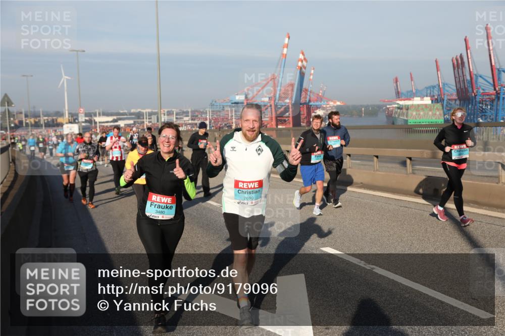 03.10.2025 - Köhlbrandbrückenlauf Yannick Fuchs http://msf.ph/oto/9179096 03.10.2025 08:51:35 Position 2 3480, 2690 meine-sportfotos.de
