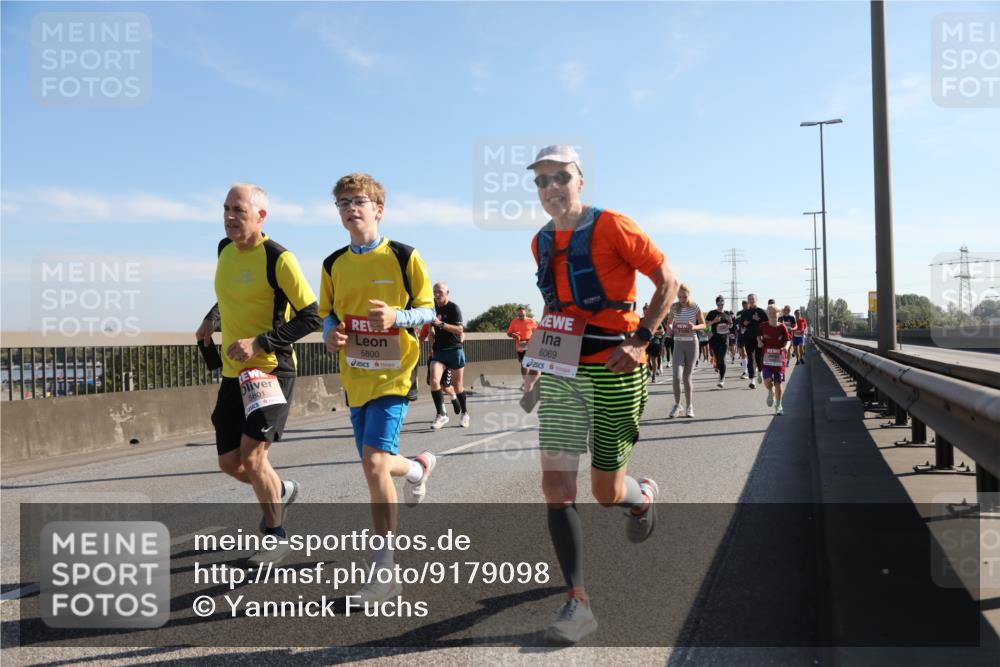03.10.2025 - Köhlbrandbrückenlauf Yannick Fuchs http://msf.ph/oto/9179098 03.10.2025 11:18:58 Position 3 5801, 5800, 6069 meine-sportfotos.de