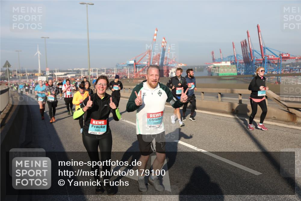 03.10.2025 - Köhlbrandbrückenlauf Yannick Fuchs http://msf.ph/oto/9179100 03.10.2025 08:51:35 Position 2 3480, 2690 meine-sportfotos.de