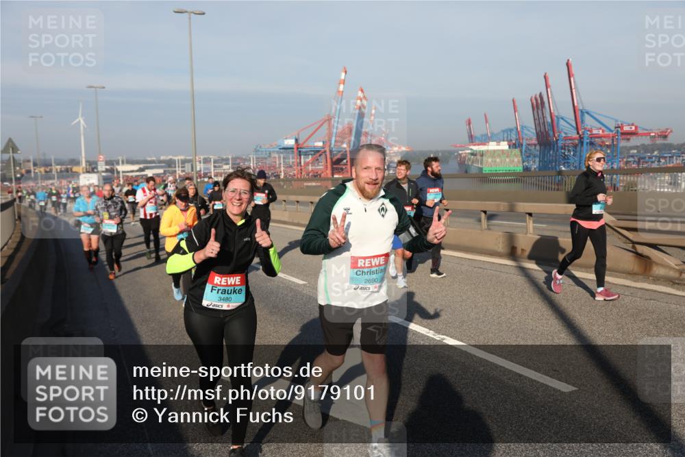 03.10.2025 - Köhlbrandbrückenlauf Yannick Fuchs http://msf.ph/oto/9179101 03.10.2025 08:51:35 Position 2 3480, 2690 meine-sportfotos.de
