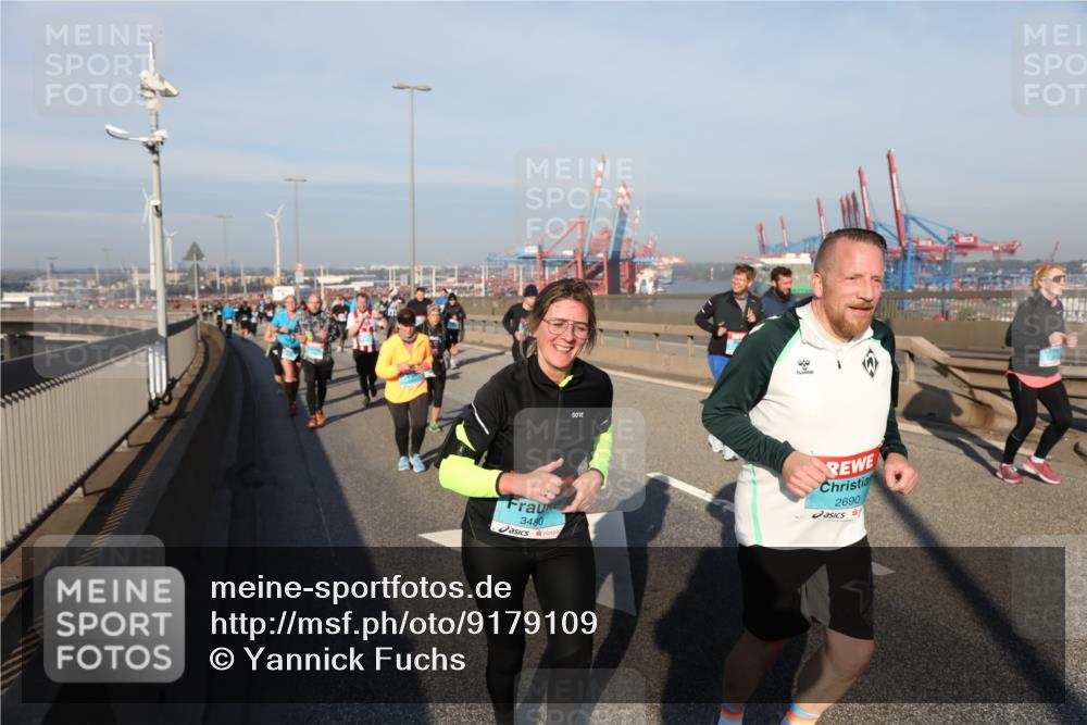 03.10.2025 - Köhlbrandbrückenlauf Yannick Fuchs http://msf.ph/oto/9179109 03.10.2025 08:51:36 Position 2 3480, 2690 meine-sportfotos.de