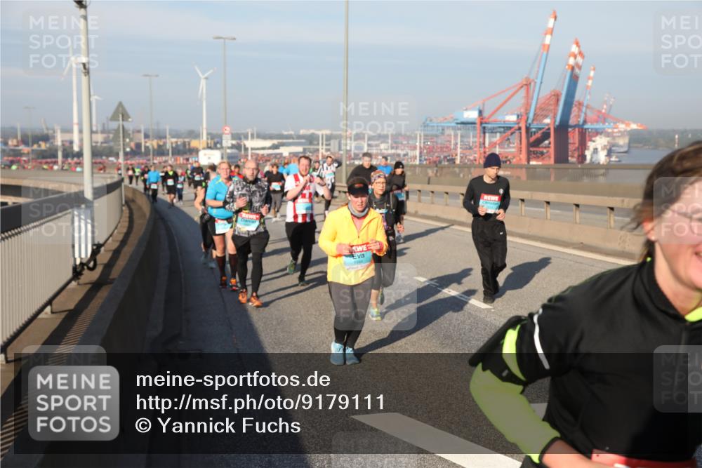 03.10.2025 - Köhlbrandbrückenlauf Yannick Fuchs http://msf.ph/oto/9179111 03.10.2025 08:51:36 Position 2 1994 meine-sportfotos.de