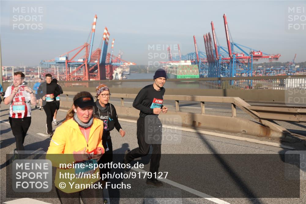 03.10.2025 - Köhlbrandbrückenlauf Yannick Fuchs http://msf.ph/oto/9179127 03.10.2025 08:51:38 Position 2 3828, 1994 meine-sportfotos.de