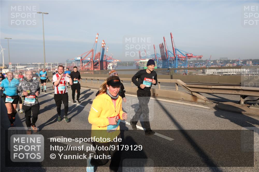 03.10.2025 - Köhlbrandbrückenlauf Yannick Fuchs http://msf.ph/oto/9179129 03.10.2025 08:51:38 Position 2 1994, 2231 meine-sportfotos.de