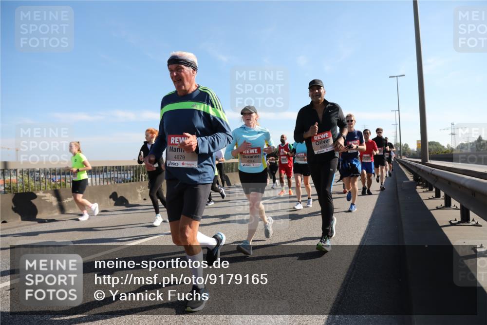 03.10.2025 - Köhlbrandbrückenlauf Yannick Fuchs http://msf.ph/oto/9179165 03.10.2025 11:19:04 Position 3 4679, 4314, 6353 meine-sportfotos.de