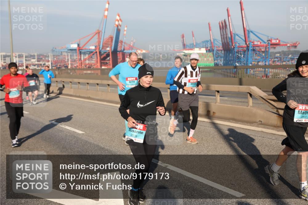 03.10.2025 - Köhlbrandbrückenlauf Yannick Fuchs http://msf.ph/oto/9179173 03.10.2025 08:51:43 Position 2 1740, 2076, 2897 meine-sportfotos.de