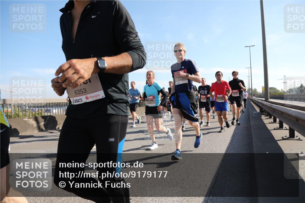 03.10.2025 - Köhlbrandbrückenlauf Yannick Fuchs http://msf.ph/oto/9179177 03.10.2025 11:19:05 Position 3 6353, 5414 meine-sportfotos.de