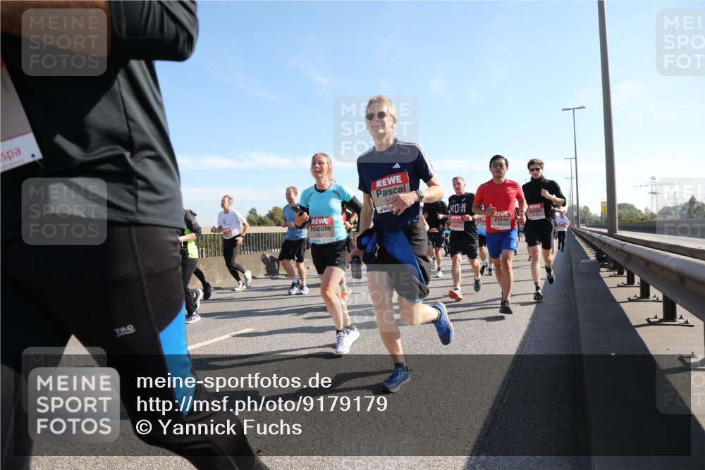 03.10.2025 - Köhlbrandbrückenlauf Yannick Fuchs http://msf.ph/oto/9179179 03.10.2025 11:19:05 Position 3 5, 4402 meine-sportfotos.de