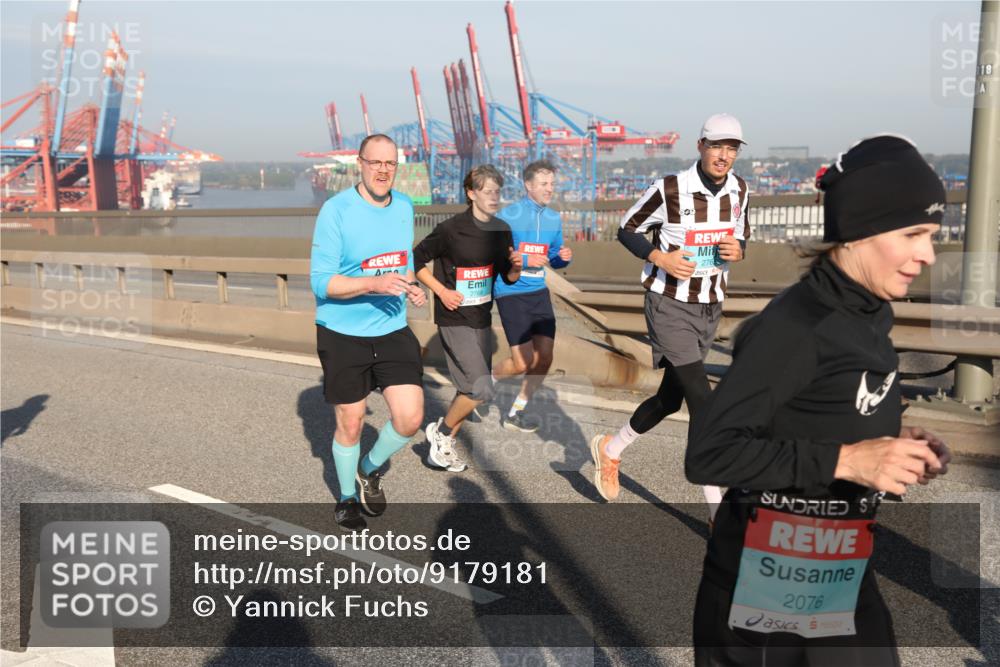 03.10.2025 - Köhlbrandbrückenlauf Yannick Fuchs http://msf.ph/oto/9179181 03.10.2025 08:51:44 Position 2 2768, 276, 2076, 118 meine-sportfotos.de
