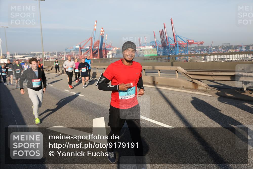 03.10.2025 - Köhlbrandbrückenlauf Yannick Fuchs http://msf.ph/oto/9179191 03.10.2025 08:51:46 Position 2 955, 3840 meine-sportfotos.de