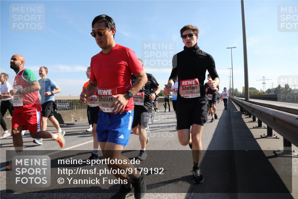 03.10.2025 - Köhlbrandbrückenlauf Yannick Fuchs http://msf.ph/oto/9179192 03.10.2025 11:19:07 Position 3 5034, 5054, 4639, 4406, 4116 meine-sportfotos.de