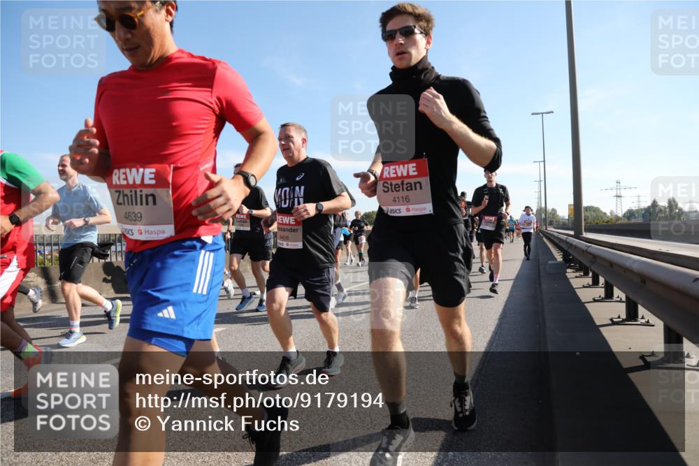 03.10.2025 - Köhlbrandbrückenlauf Yannick Fuchs http://msf.ph/oto/9179194 03.10.2025 11:19:07 Position 3 4639, 4406, 4116 meine-sportfotos.de