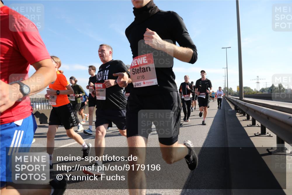 03.10.2025 - Köhlbrandbrückenlauf Yannick Fuchs http://msf.ph/oto/9179196 03.10.2025 11:19:07 Position 3 15, 4116, 4406 meine-sportfotos.de
