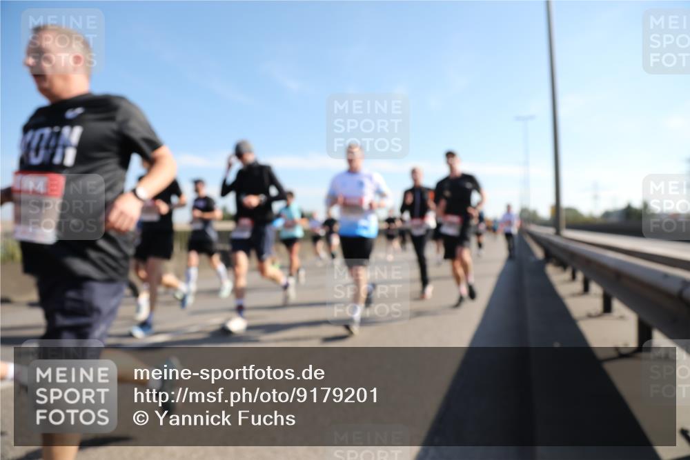 03.10.2025 - Köhlbrandbrückenlauf Yannick Fuchs http://msf.ph/oto/9179201 03.10.2025 11:19:07 Position 3 10 meine-sportfotos.de
