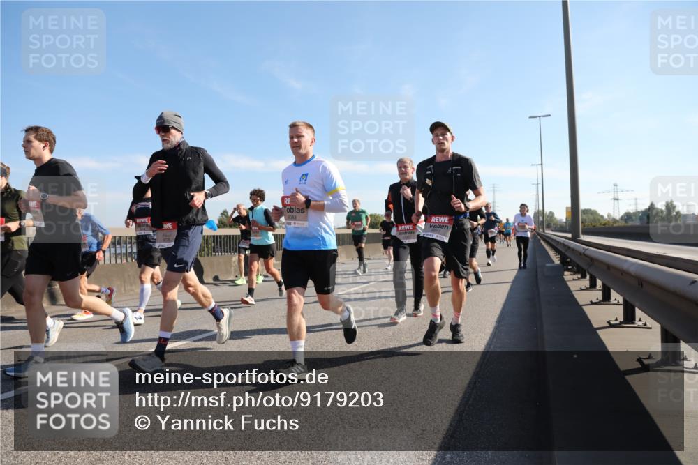 03.10.2025 - Köhlbrandbrückenlauf Yannick Fuchs http://msf.ph/oto/9179203 03.10.2025 11:19:08 Position 3 6083, 6121 meine-sportfotos.de