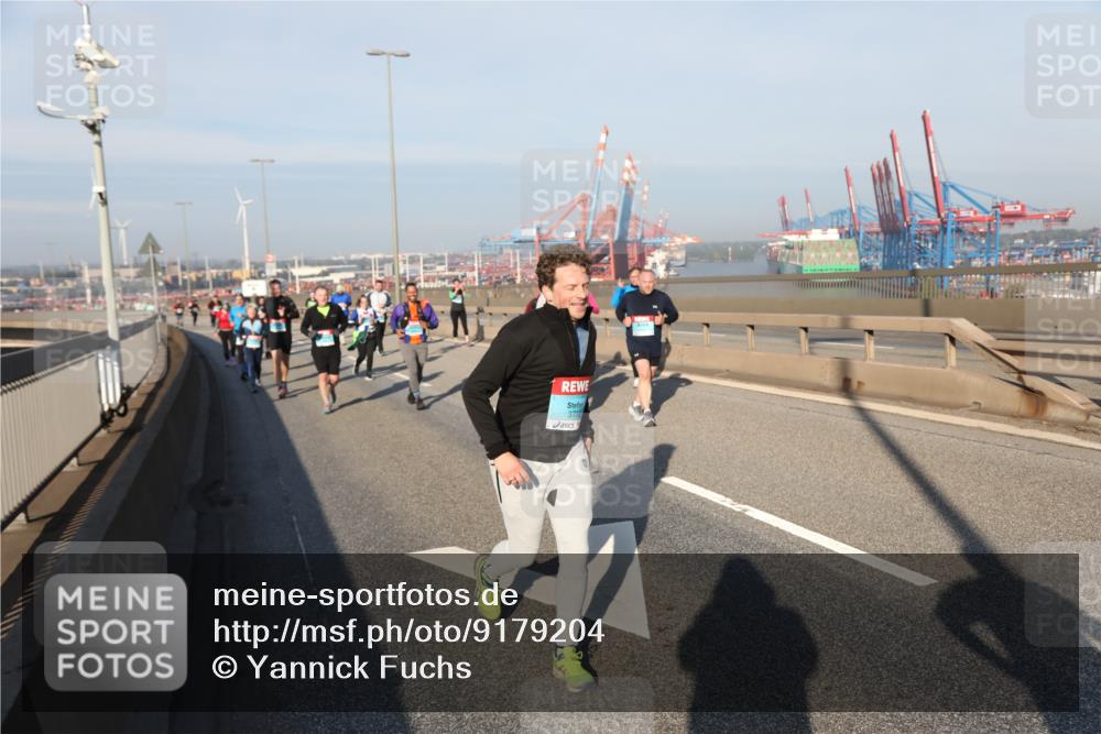 03.10.2025 - Köhlbrandbrückenlauf Yannick Fuchs http://msf.ph/oto/9179204 03.10.2025 08:51:47 Position 2 3732 meine-sportfotos.de