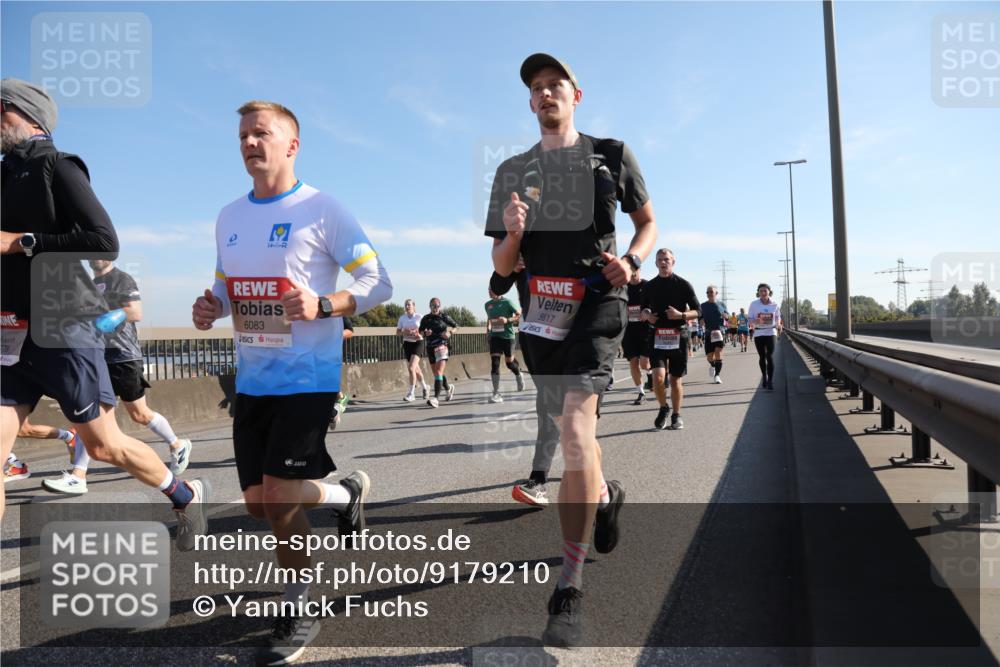 03.10.2025 - Köhlbrandbrückenlauf Yannick Fuchs http://msf.ph/oto/9179210 03.10.2025 11:19:08 Position 3 19, 6083, 5617 meine-sportfotos.de