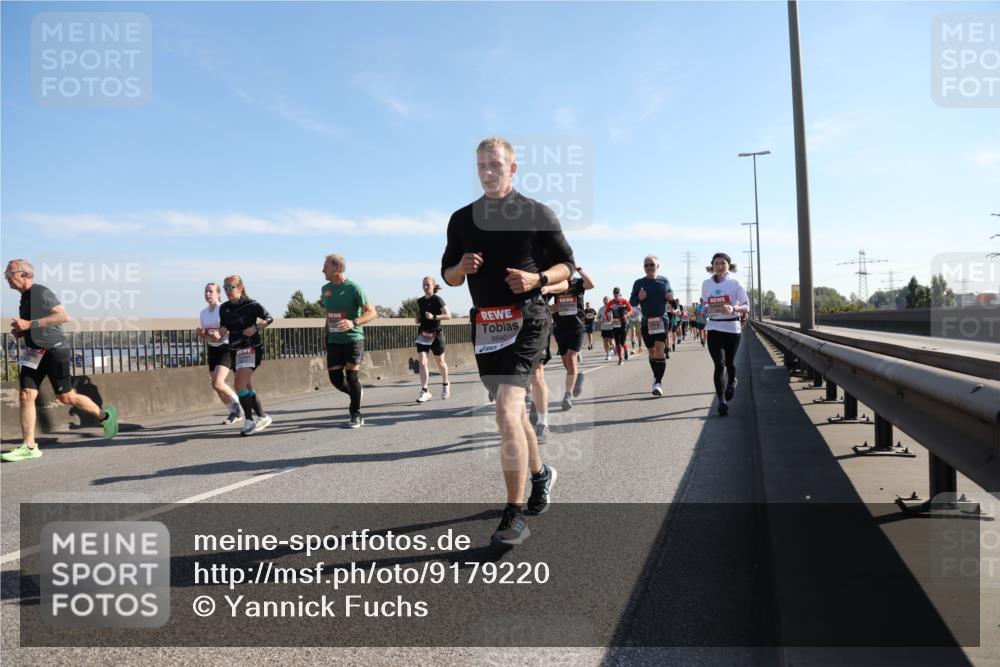 03.10.2025 - Köhlbrandbrückenlauf Yannick Fuchs http://msf.ph/oto/9179220 03.10.2025 11:19:09 Position 3 5640 meine-sportfotos.de
