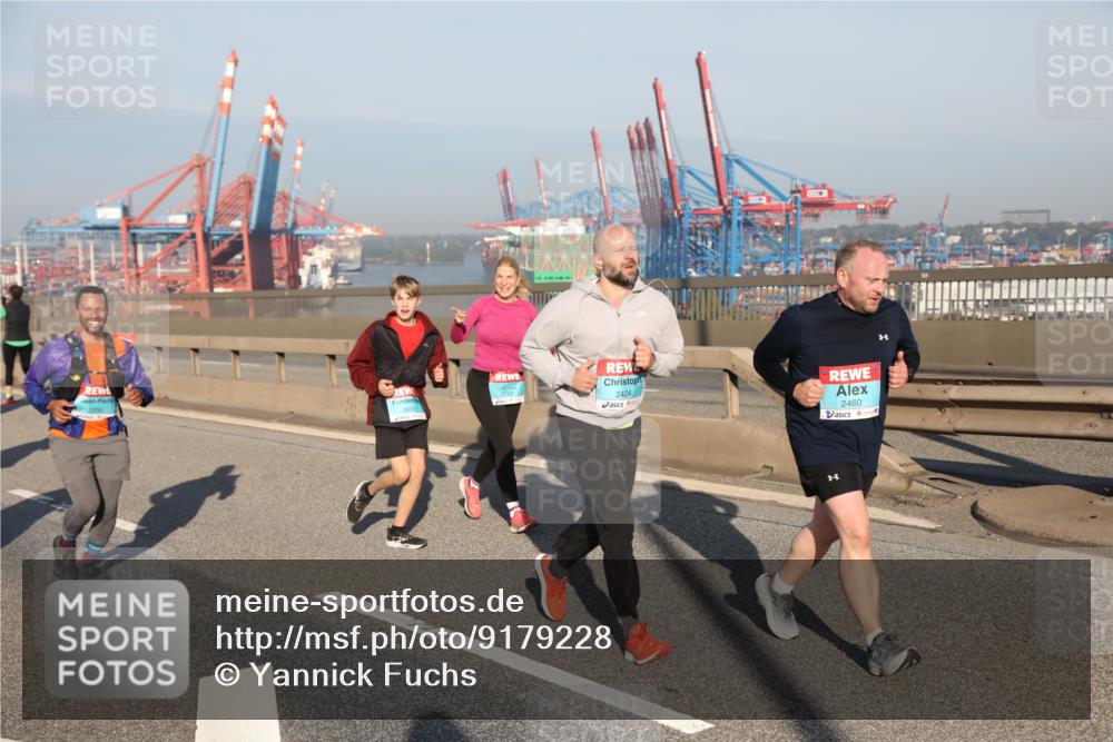 03.10.2025 - Köhlbrandbrückenlauf Yannick Fuchs http://msf.ph/oto/9179228 03.10.2025 08:51:49 Position 2 2424, 2460 meine-sportfotos.de