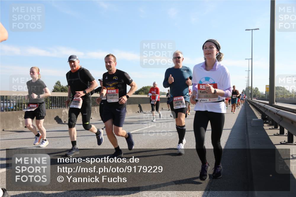 03.10.2025 - Köhlbrandbrückenlauf Yannick Fuchs http://msf.ph/oto/9179229 03.10.2025 11:19:11 Position 3 4330, 4431, 5051, 4656 meine-sportfotos.de