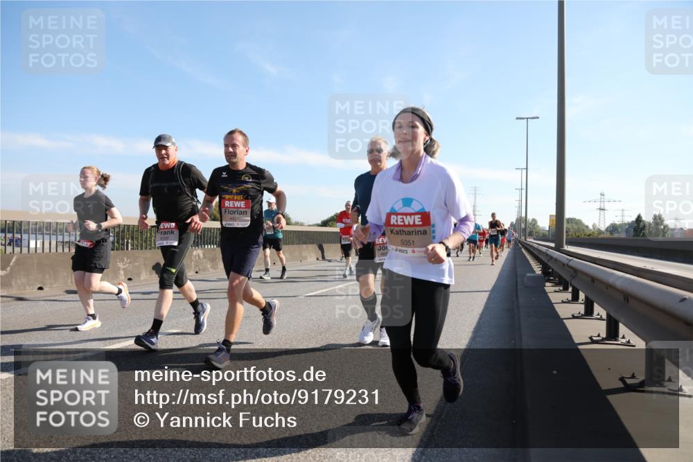 03.10.2025 - Köhlbrandbrückenlauf Yannick Fuchs http://msf.ph/oto/9179231 03.10.2025 11:19:11 Position 3 4431, 5051, 465 meine-sportfotos.de