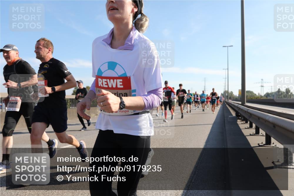03.10.2025 - Köhlbrandbrückenlauf Yannick Fuchs http://msf.ph/oto/9179235 03.10.2025 11:19:11 Position 3 4330 meine-sportfotos.de