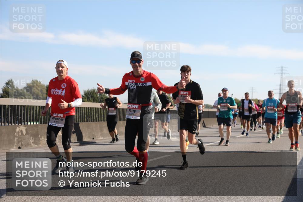 03.10.2025 - Köhlbrandbrückenlauf Yannick Fuchs http://msf.ph/oto/9179245 03.10.2025 11:19:13 Position 3 6432, 6428 meine-sportfotos.de