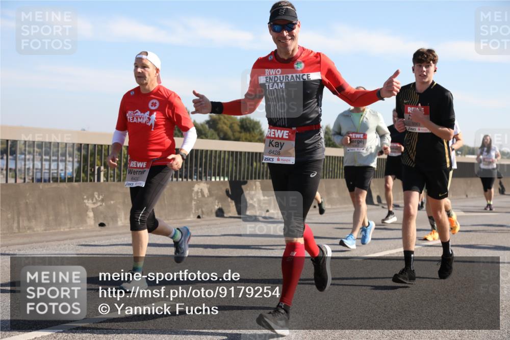 03.10.2025 - Köhlbrandbrückenlauf Yannick Fuchs http://msf.ph/oto/9179254 03.10.2025 11:19:13 Position 3 6428, 6432, 5563 meine-sportfotos.de