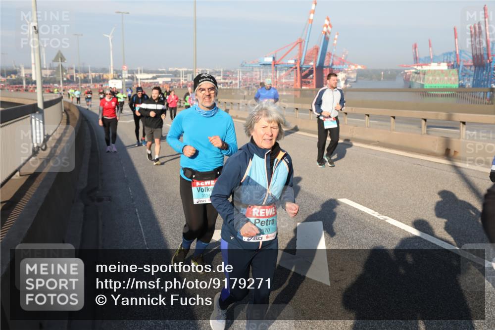 03.10.2025 - Köhlbrandbrückenlauf Yannick Fuchs http://msf.ph/oto/9179271 03.10.2025 08:51:53 Position 2 3114, 3570 meine-sportfotos.de
