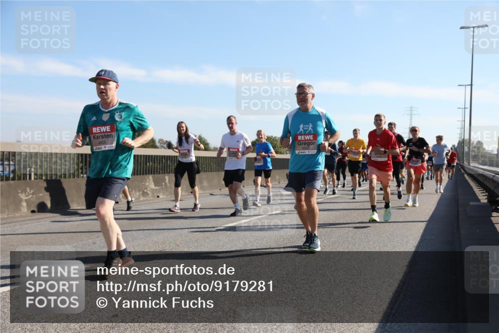 03.10.2025 - Köhlbrandbrückenlauf Yannick Fuchs http://msf.ph/oto/9179281 03.10.2025 11:19:16 Position 3 4605, 1, 6535 meine-sportfotos.de