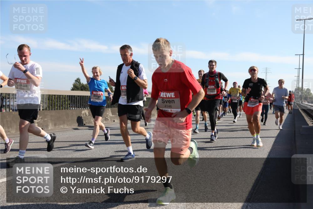 03.10.2025 - Köhlbrandbrückenlauf Yannick Fuchs http://msf.ph/oto/9179297 03.10.2025 11:19:18 Position 3 4366, 4146 meine-sportfotos.de
