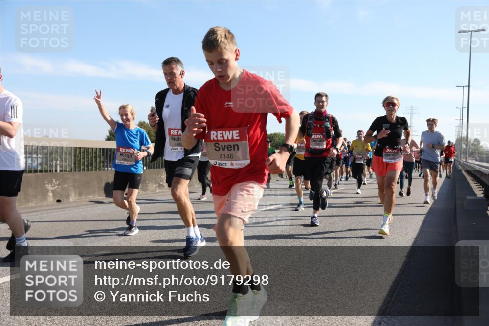 03.10.2025 - Köhlbrandbrückenlauf Yannick Fuchs http://msf.ph/oto/9179298 03.10.2025 11:19:18 Position 3 4686, 4146, 5520 meine-sportfotos.de